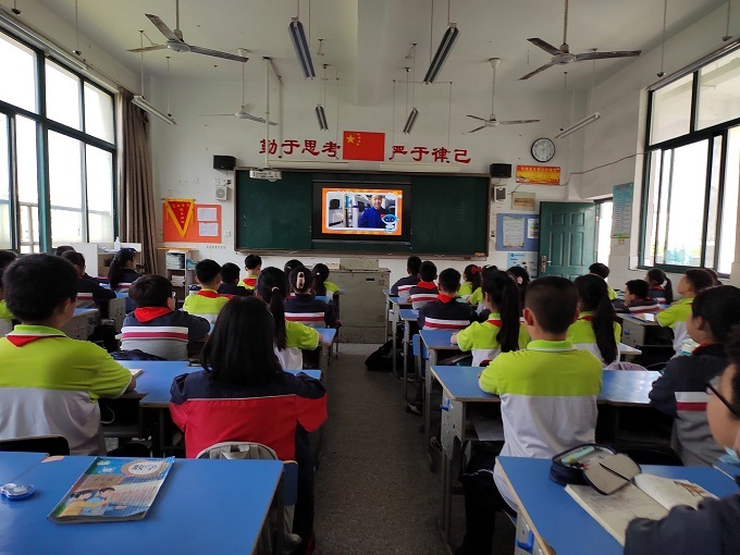 C:UserslenovoDesktop\u516c众号?3月.19\u9752资讯  格物致知、叩问苍穹——雨山实验学校团委开展“中国航天日”主题活动81808468430.jpeg