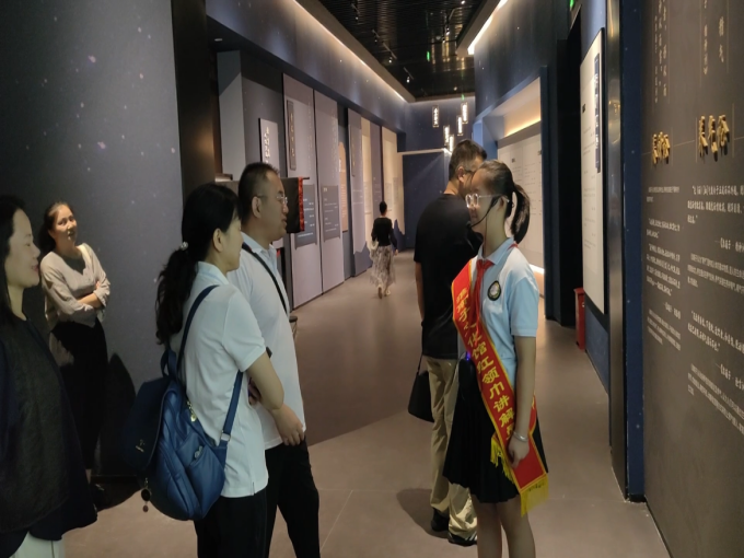 展示红?巾?�.png