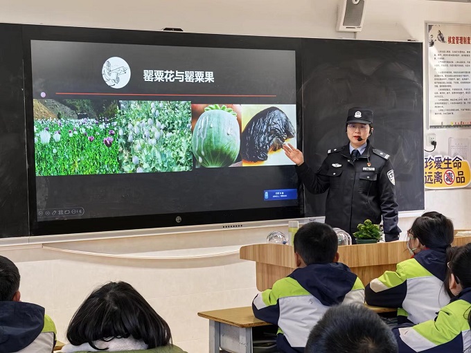 1742344438628030433.jpg f792ae70511693cebe082f5c498f752.jpg