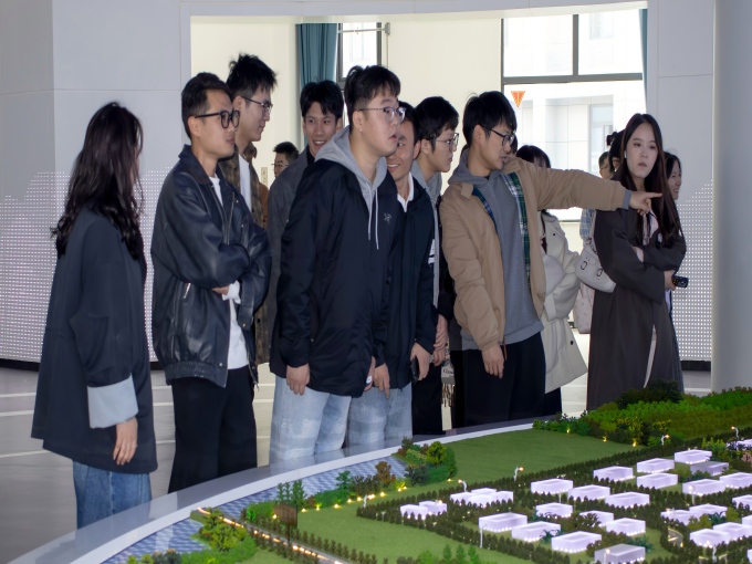 1763115521381031847.jpg 2.jpg