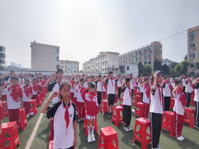 "童心向党61筑梦成长——争做新时代好队员"颍上县2024年"六一"入队